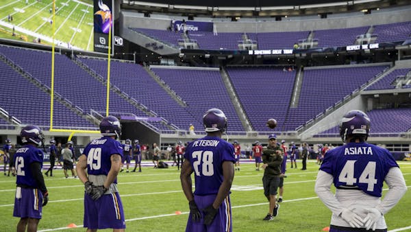Vikings hold first practice at new stadium