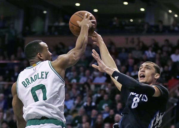 KG gets tribute; Wolves have no answer for hot-shooting Celtics