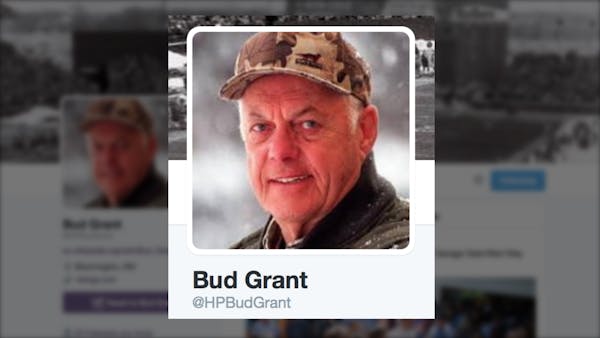 Vikings legend Bud Grant joins Twitter, announces another garage sale