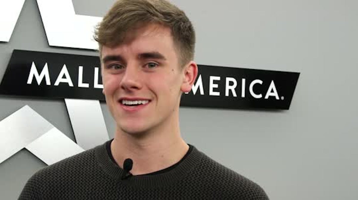 YouTube superstar Connor Franta promotes first book at Mall of America