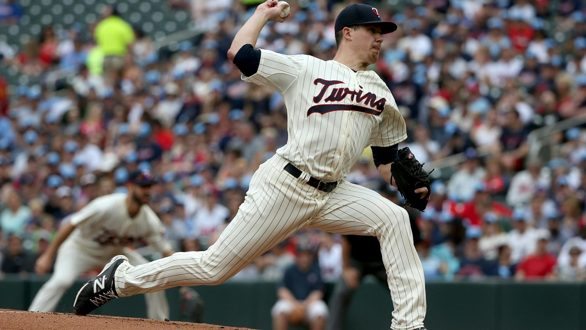Twins righthander sets career highs in innings pitched and pitches thrown on Saturday.