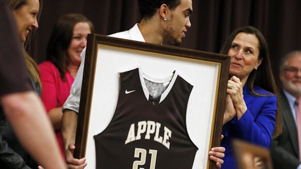 Apple Valley honors 'favorite son' Tyus Jones