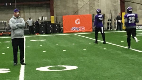 Vikings coach Mike Zimmer back to work, carefully