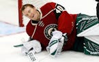 Dubnyk's late-game misplay leads to shootout win for Arizona