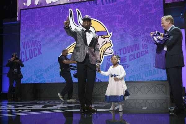 Vikings select wide receiver Treadwell with 23rd pick