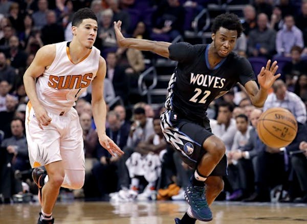 'That's my shot': Wiggins beats the buzzer for Wolves win in Phoenix