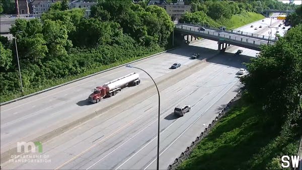 Trucker who drove onto I-35W during Floyd protest charged