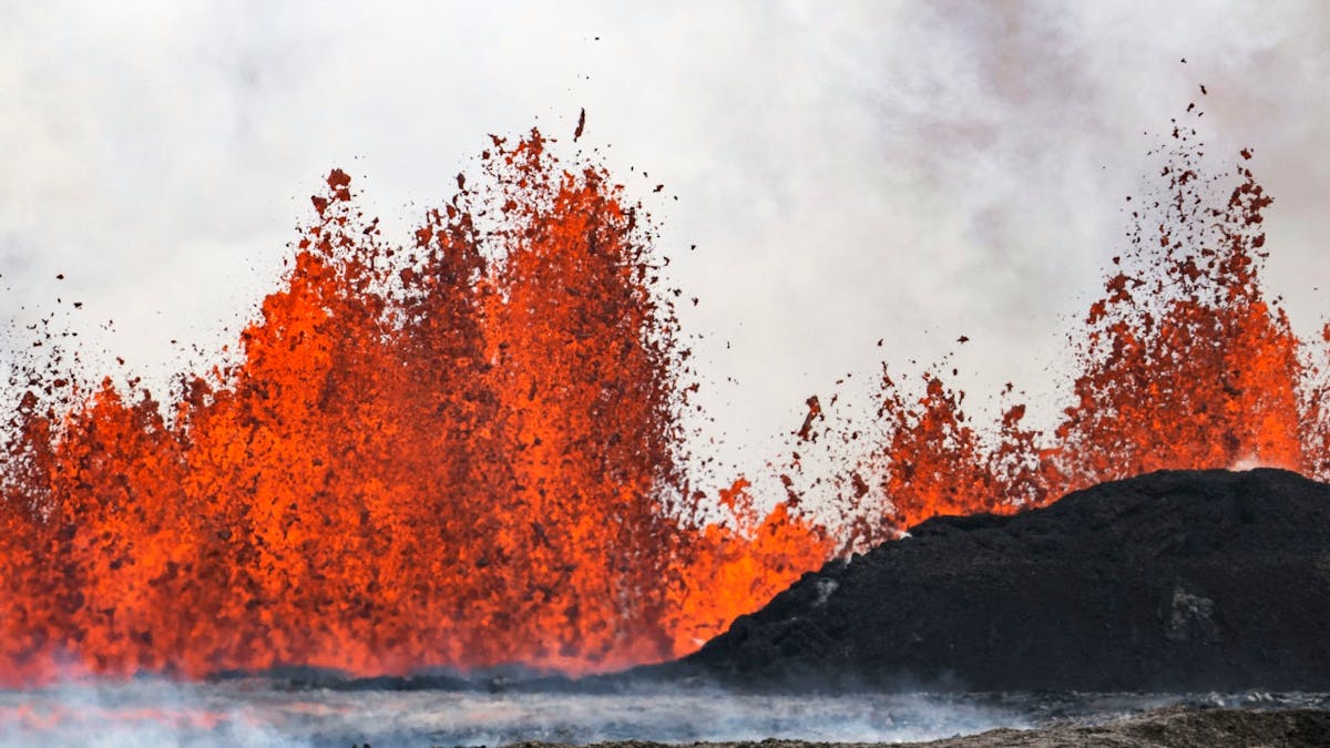 Huge volcanic eruption in Iceland triggers evacuation order