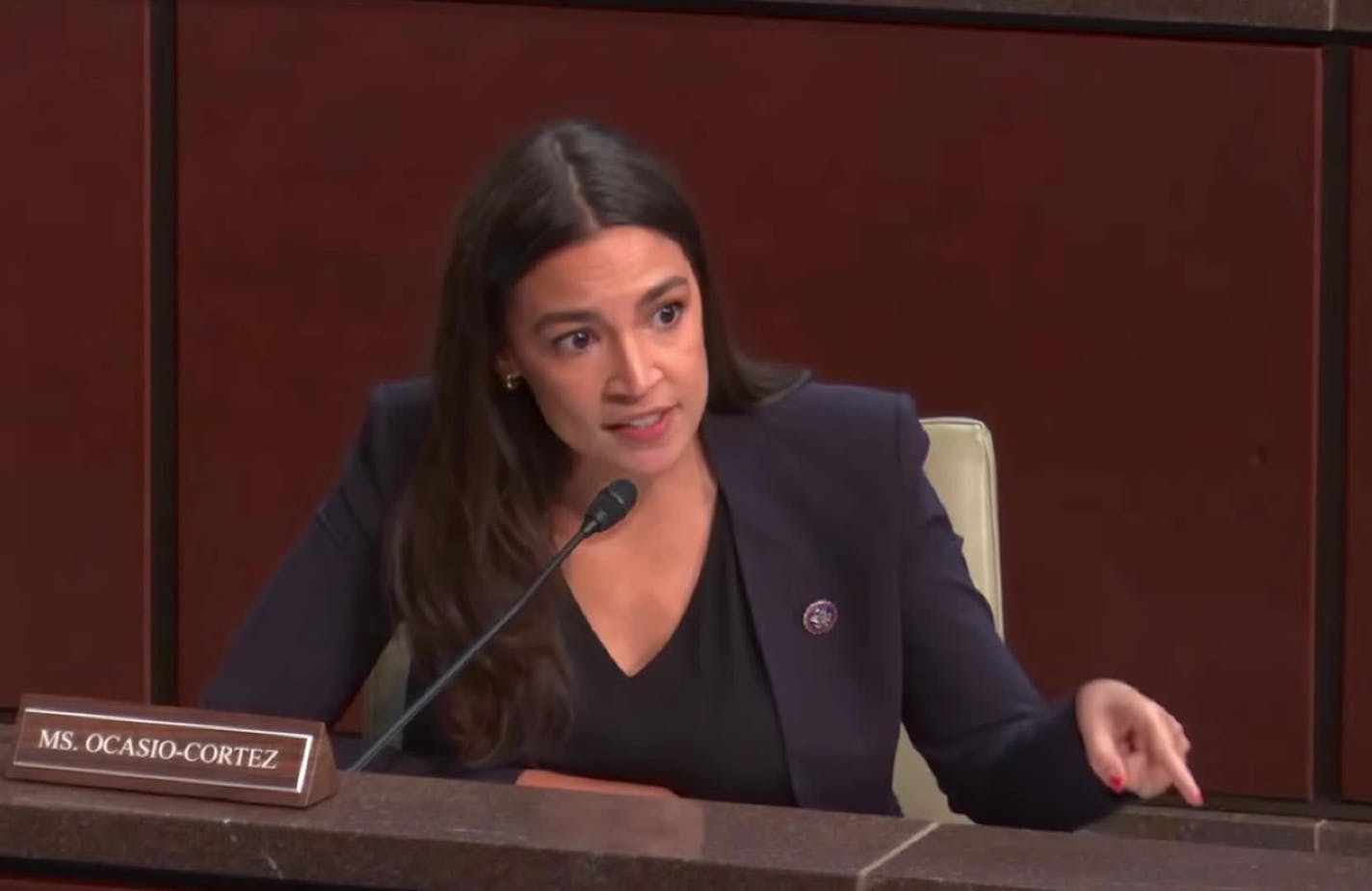 "I know you're getting a lot of grief from the majority": N.Y Rep. Alexandria Ocasio-Cortez