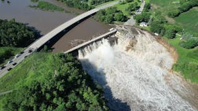 Mankato dam nears 'imminent failure' as river continues to rise