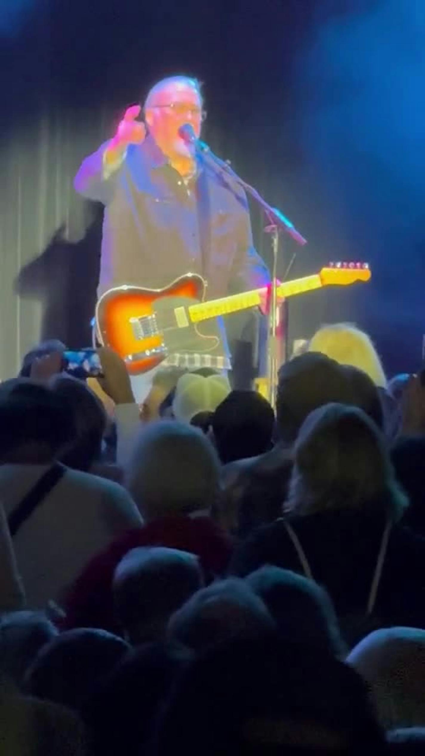 Los Lobos play "One Way Out."
