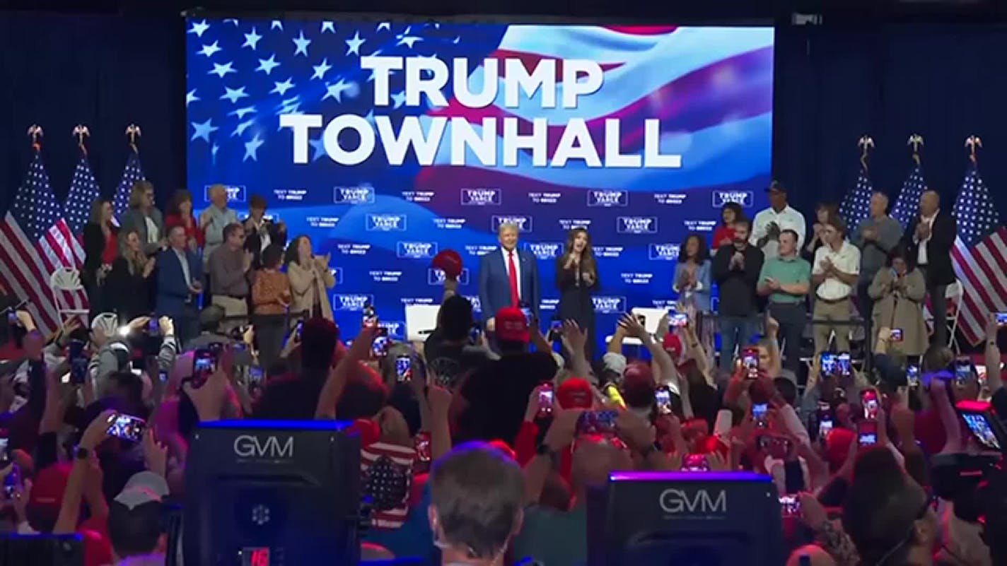 Trump ends Pennsylvania town hall with impromptu concert