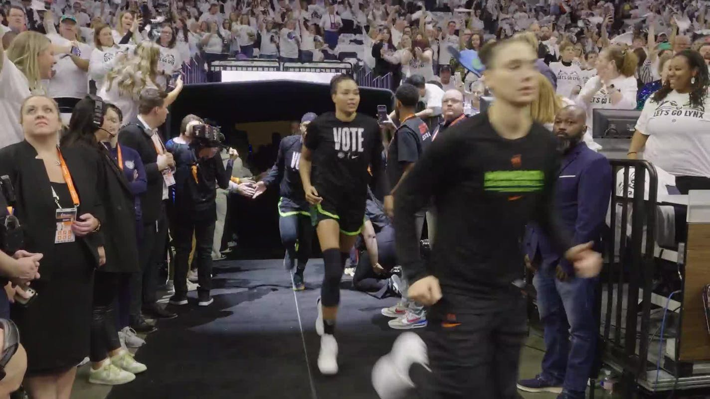 The Minnesota Lynx enter Target Center for game 4 of the WNBA Finals against the New York Liberty